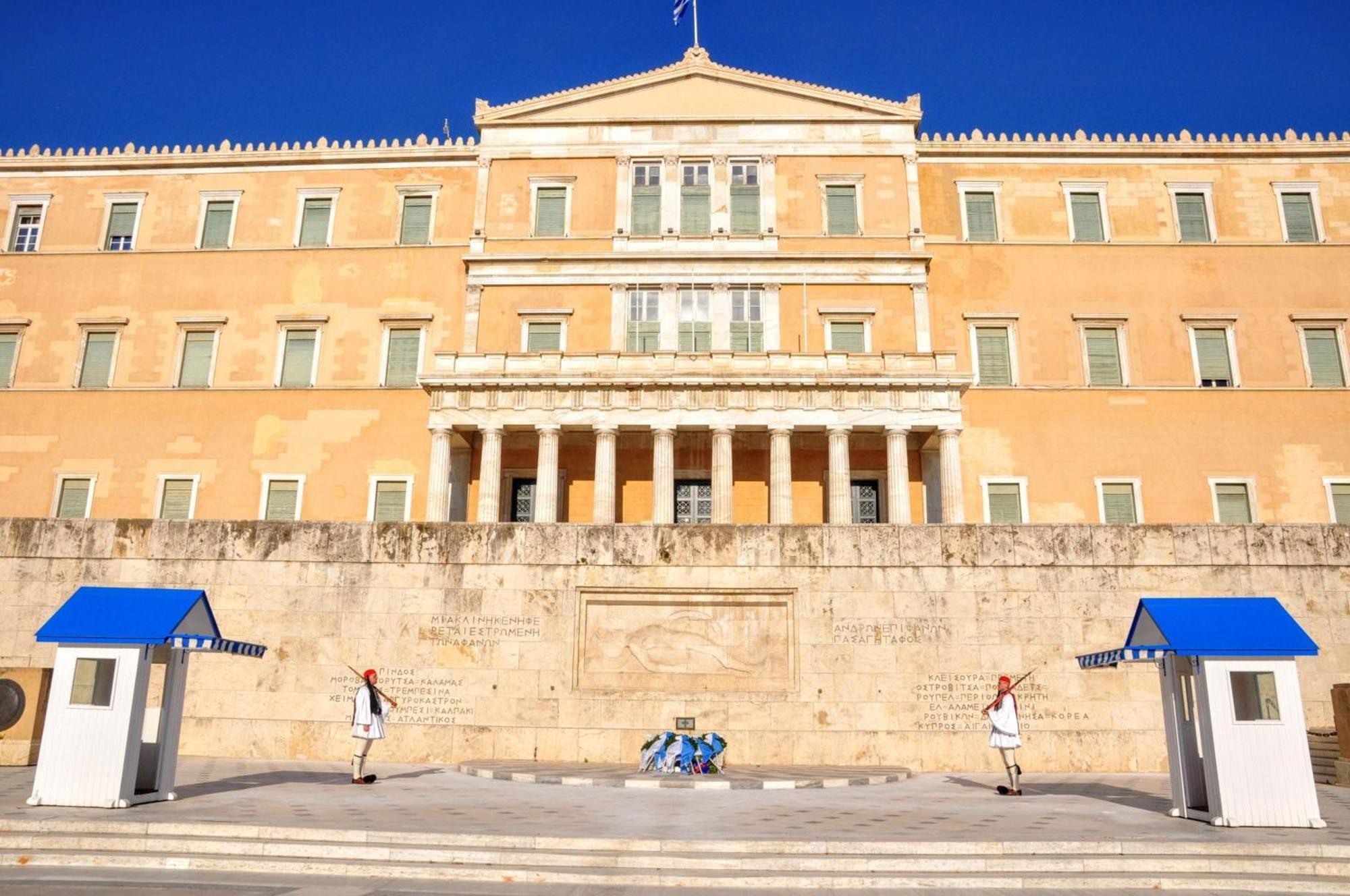 Elegant Apartment In Syntagma Square Атина Екстериор снимка