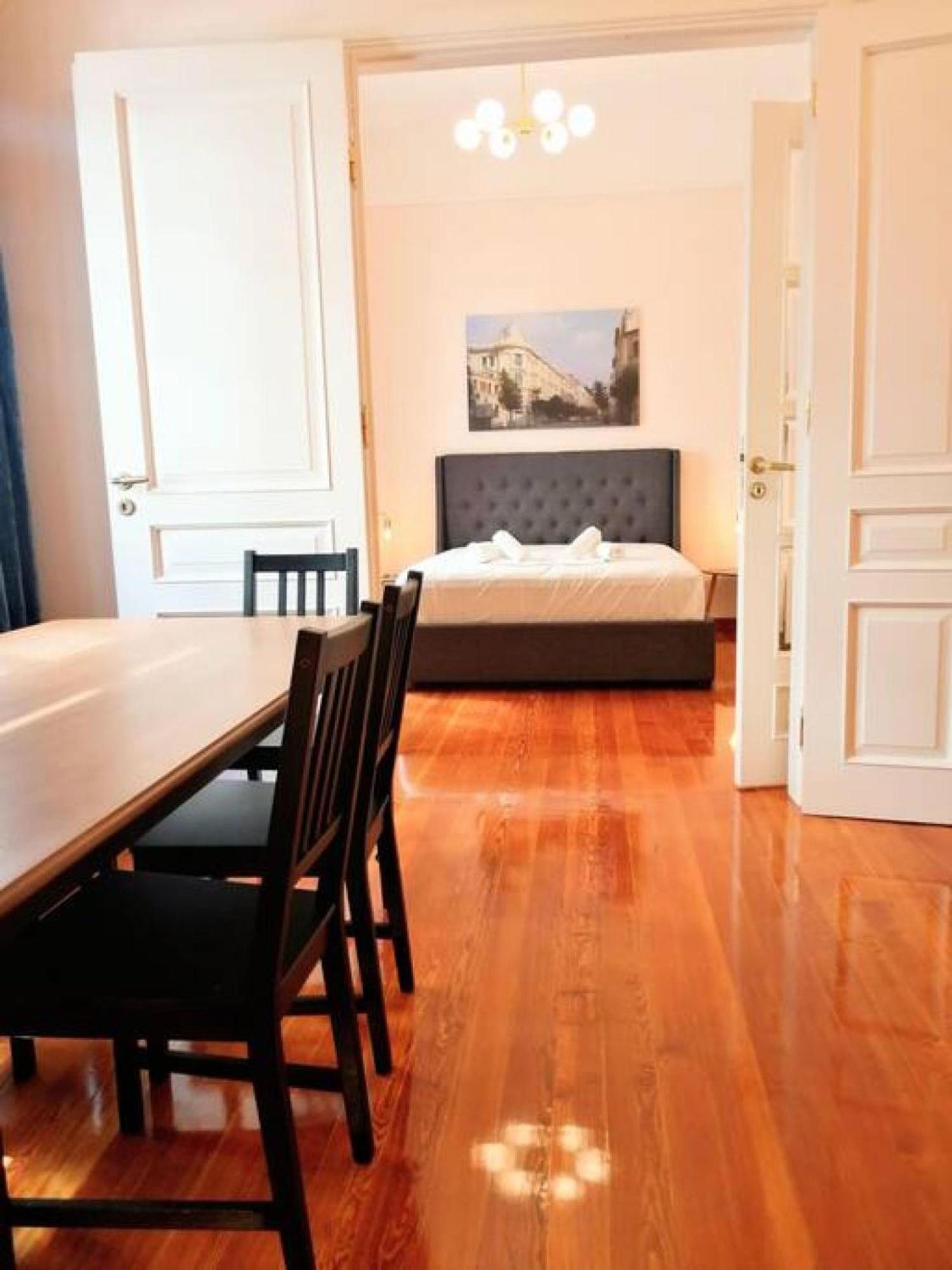 Elegant Apartment In Syntagma Square Атина Екстериор снимка